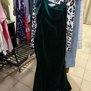 Eliza J One Shoulder Velvet Dress in Rich Green